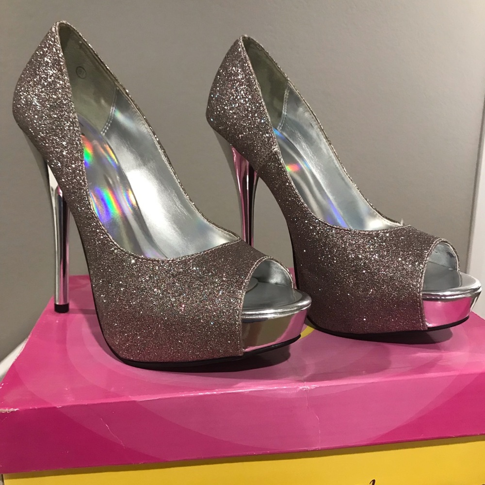 ✨ NEW ✨ glitter open toe heels
